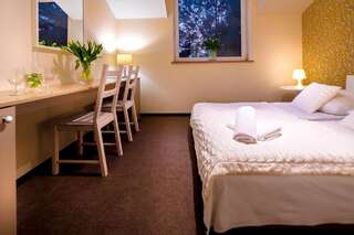 Отели типа «постель и завтрак» Rezydencja na Wzgórzu Лодзь Стандартный двухместный номер с 1 кроватью или 2 отдельными кроватями-7